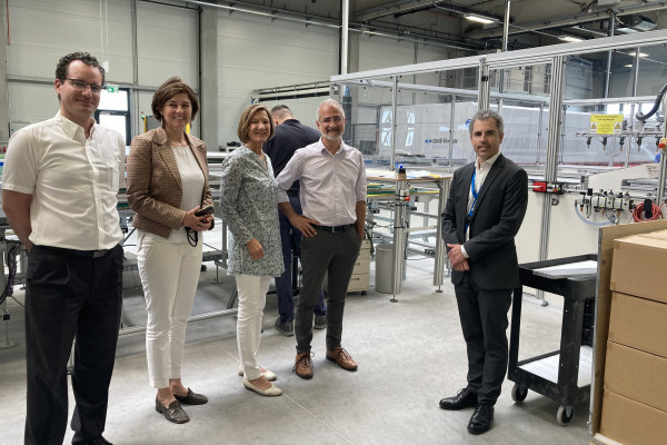 Grüner Besuch bei österreichischem Photovoltaik-Hersteller DAS Energy Grüner Besuch bei österreichischem Photovoltaik-Hersteller DAS Energy